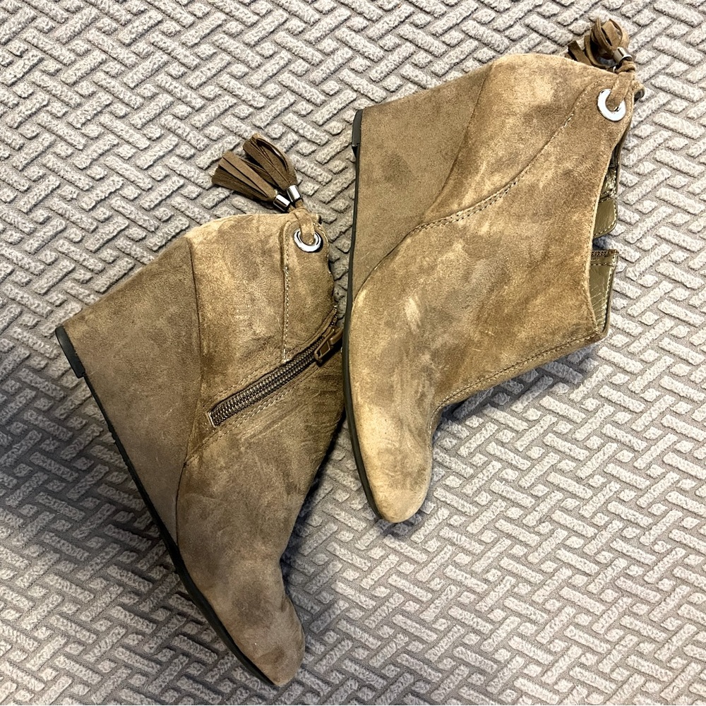 Anne Taylor iFlex Wedge Booties